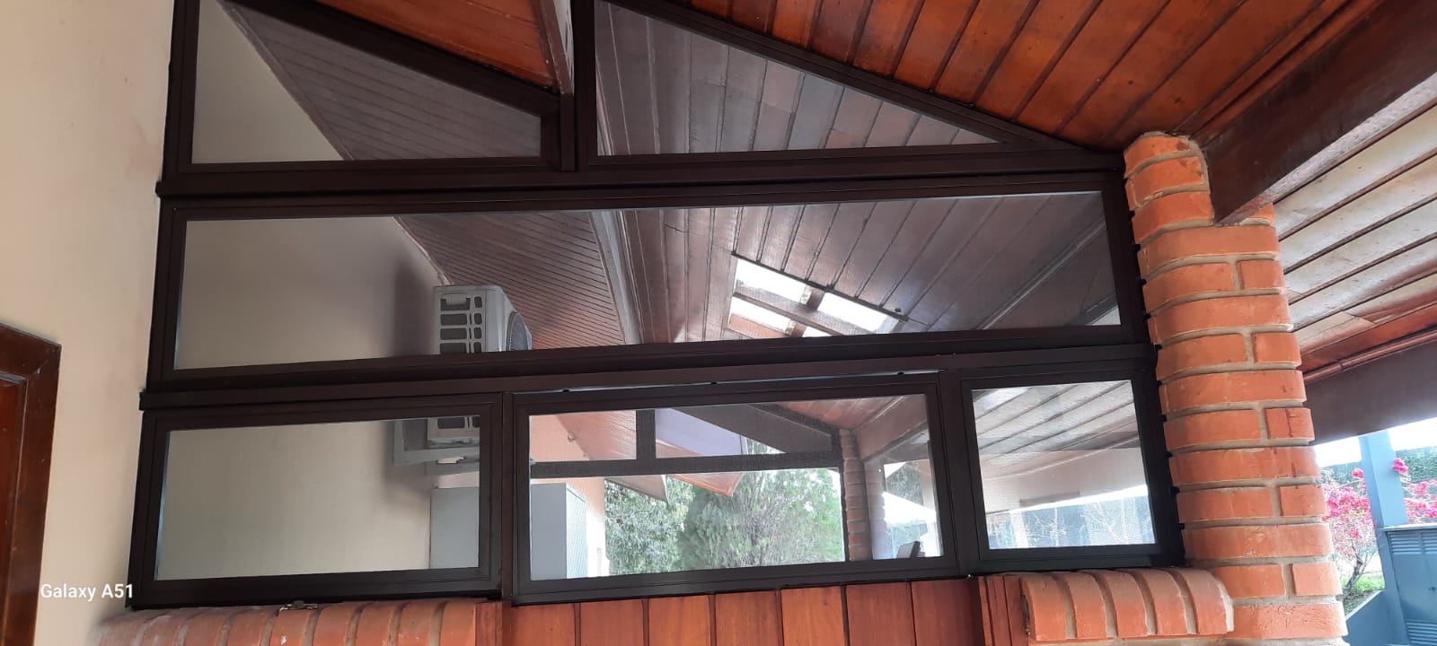 Esquadrias de alumínio em fachada residencial em Sorocaba