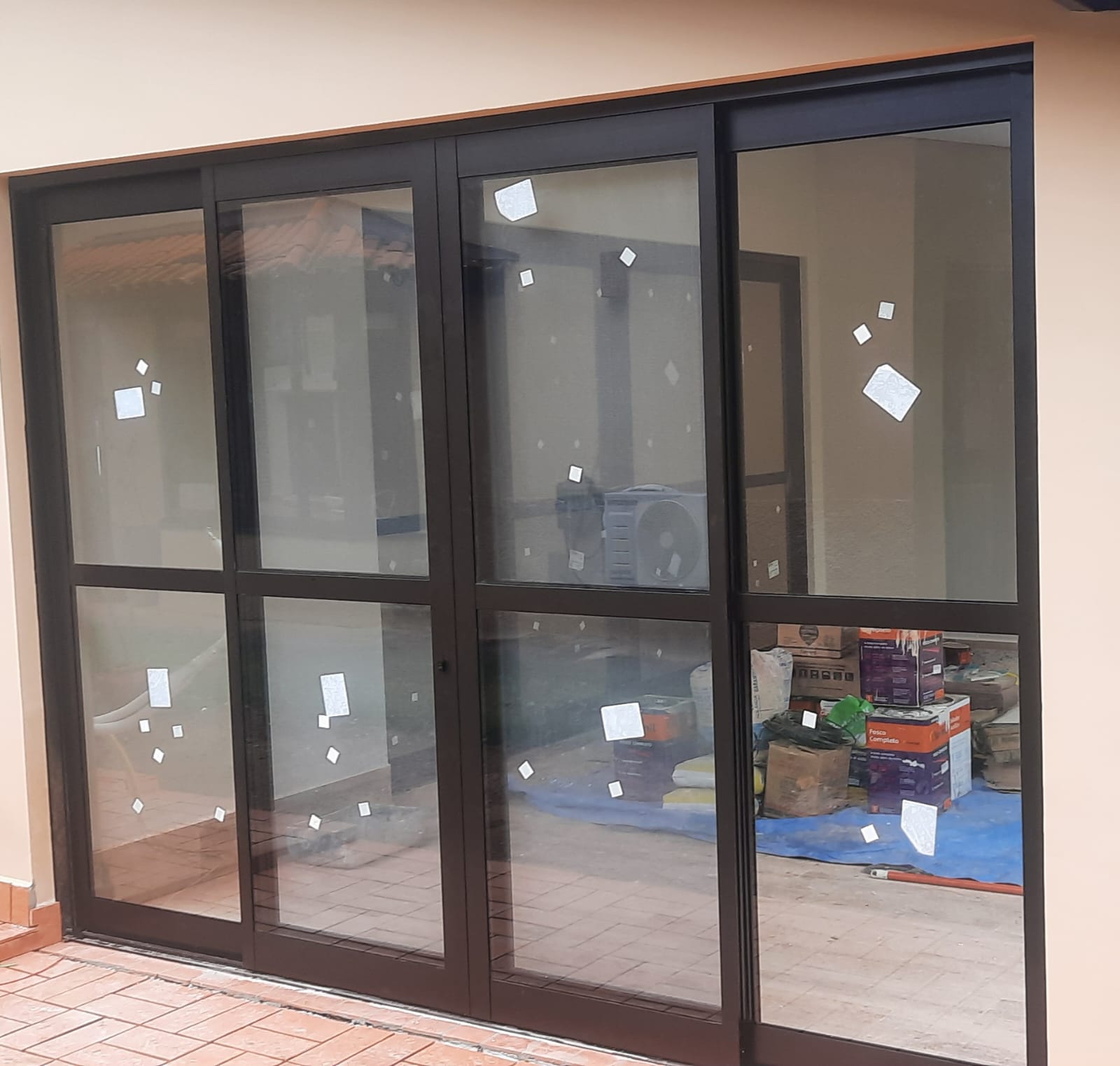 Box para banheiro com estrutura em alumínio e vidro em Sorocaba