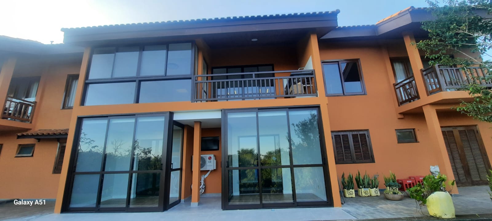 Esquadrias de alumínio em projeto comercial em Sorocaba